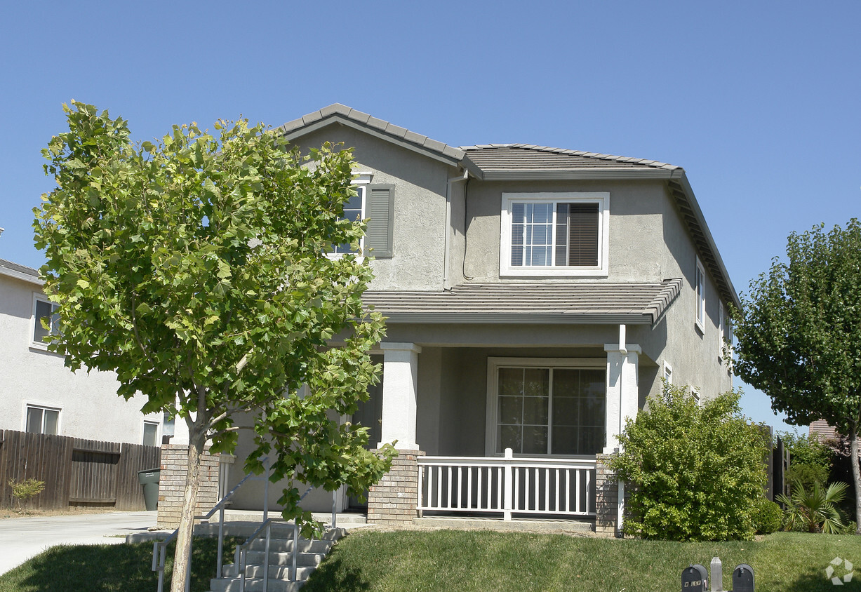 Building Photo - 745 Montezuma St