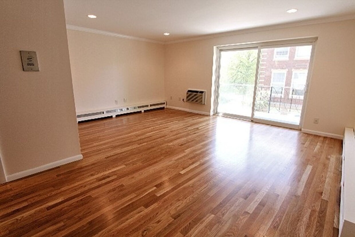 Primary Photo - Don't miss this 2nd-floor studio gem in an...