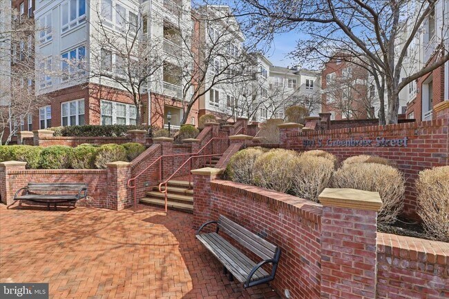 Foto del edificio - 801 S Greenbrier St