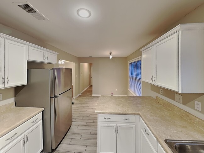 Building Photo - 1253 Travers Ln