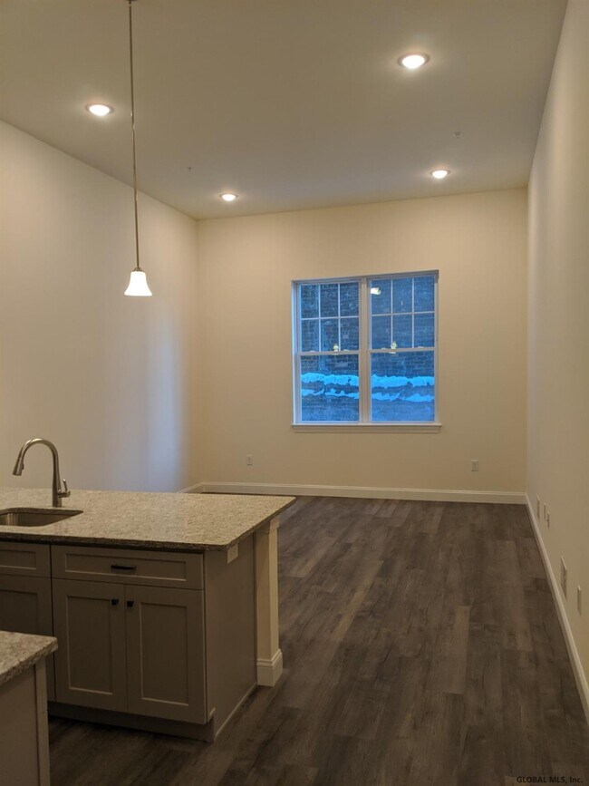 Foto del edificio - 12 White St