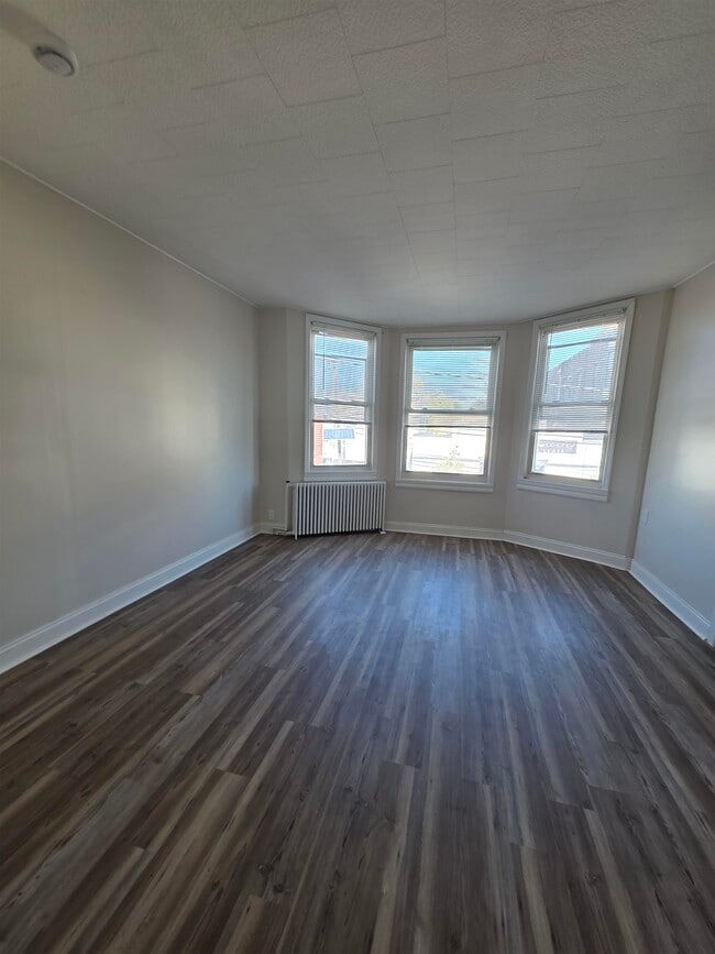 Building Photo - 26 W 20th St