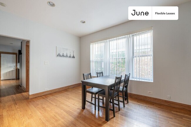 Foto del edificio - 3020 N Sawyer Ave