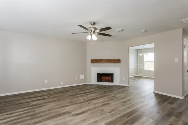 Foto del edificio - 2431 Fox River Ln