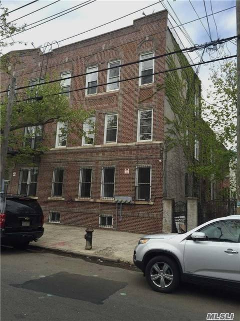 Building Photo - 557 Riverdale Ave