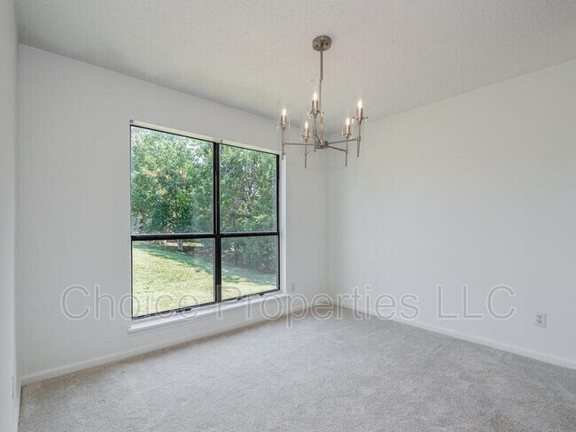 Foto del edificio - 11042 Running Ridge Rd.