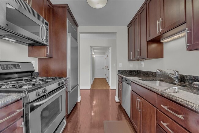 Foto del edificio - 411 S Old Woodward Ave