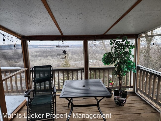 Building Photo - 3 br, 2 bath House - 617 Rockledge Dr