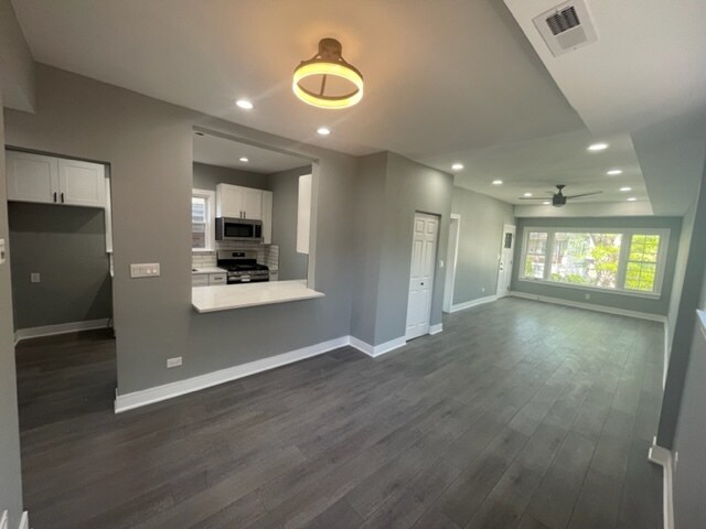 Building Photo - 4624 N Springfield Ave