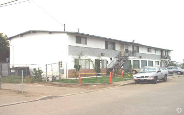 Foto del edificio - 663 Grand Ave