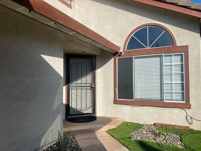Building Photo - Totally Remodeled, Five Bedroom, Three Bat...