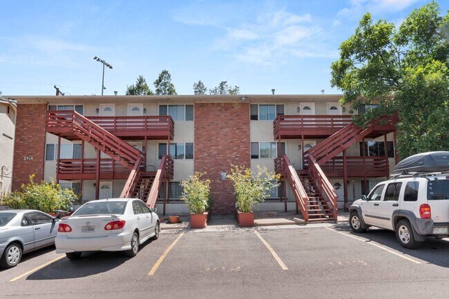 Foto del edificio - 425 E Fountain Pl