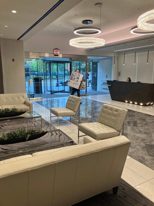 Conserje - 151 Tremont St