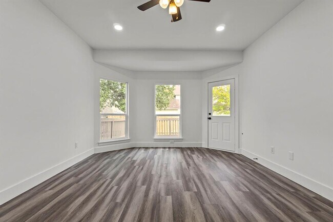 Foto del edificio - 419 Steeplechase Dr