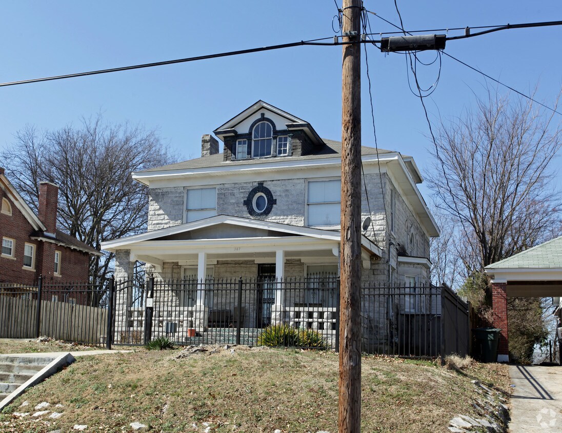 Building Photo - 367 Boyd St
