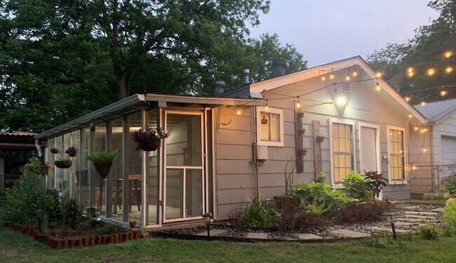 Foto del edificio - 124 Halliday Ave