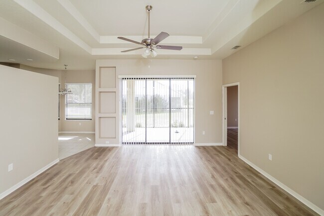 Foto del edificio - 6034 Beechwood Dr