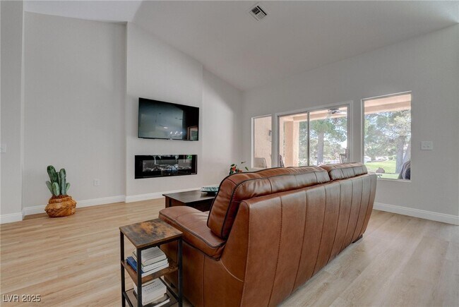 Building Photo - 3040 Hidden Treasure Dr