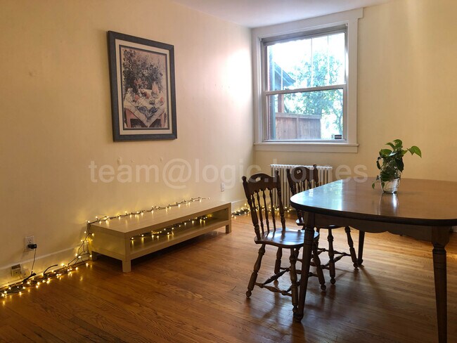 Comedor - 5620 Phillips Ave