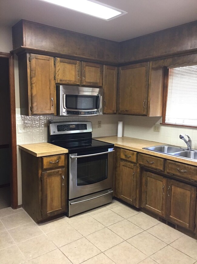 Foto del edificio - Large 3 Bed Home for Lease, Roger Arkansas!