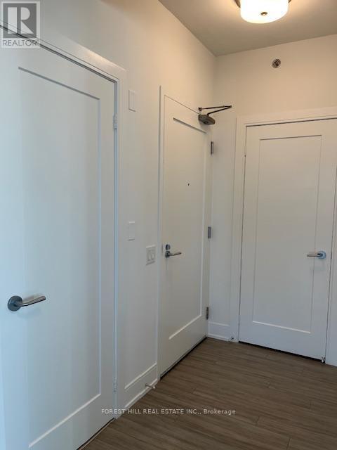 Building Photo - 310 Tweedsmuir Ave