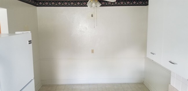 Building Photo - 3619 Robb Ave