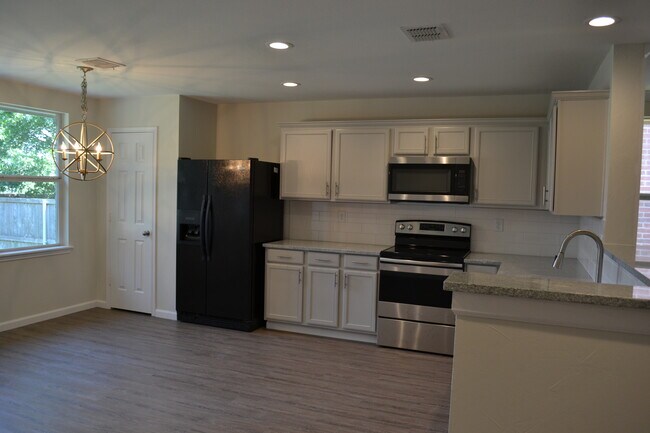 Building Photo - 12626 Drexel St