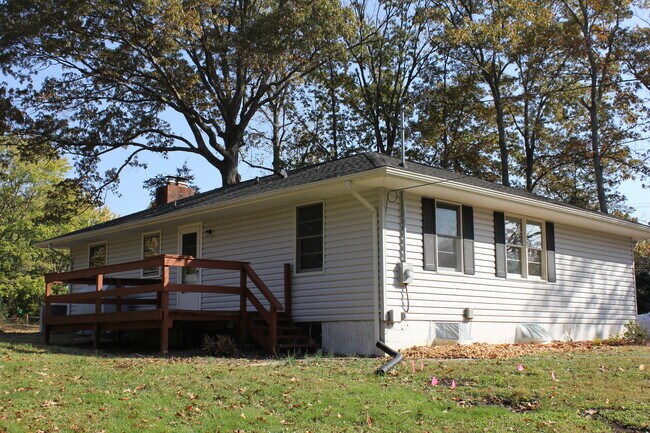 Building Photo - 23005 Town Creek Dr
