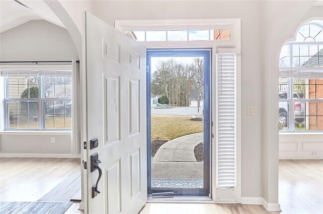 Building Photo - 605 White Stag Ct