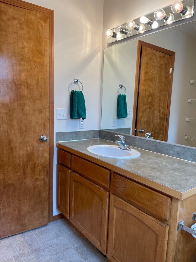 Foto del edificio - 1740 NW Almond Loop