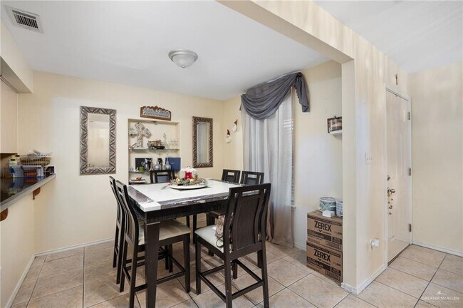Building Photo - 7804 W Pecan Plantation Cir