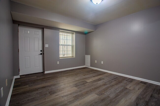 Building Photo - 280 Jelliff Ave