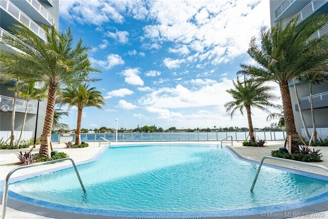 Foto del edificio - 6560 NW 7th St