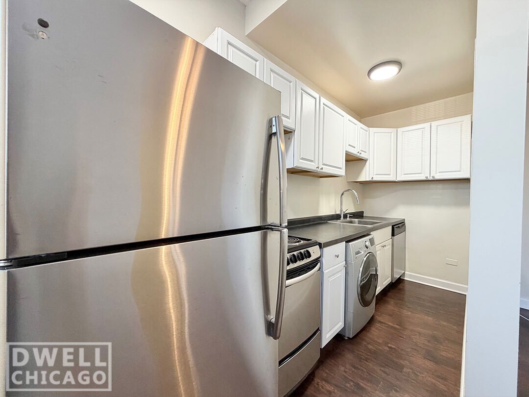 Foto principal - 3350 N Marshfield Ave