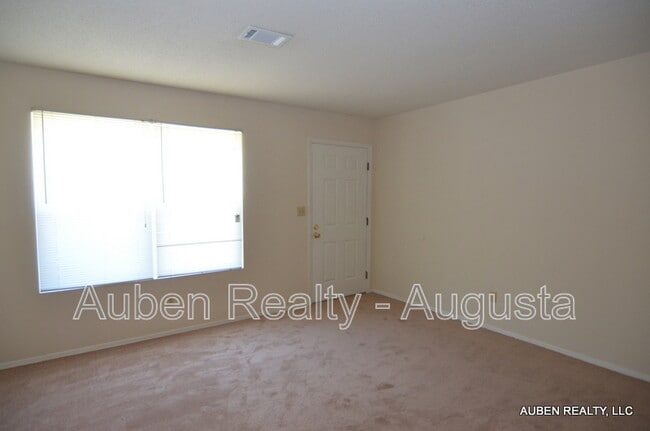 Foto del edificio - 2311 Walden Dr