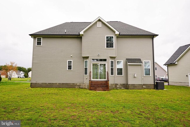 Building Photo - 9088 Newbridge Dr