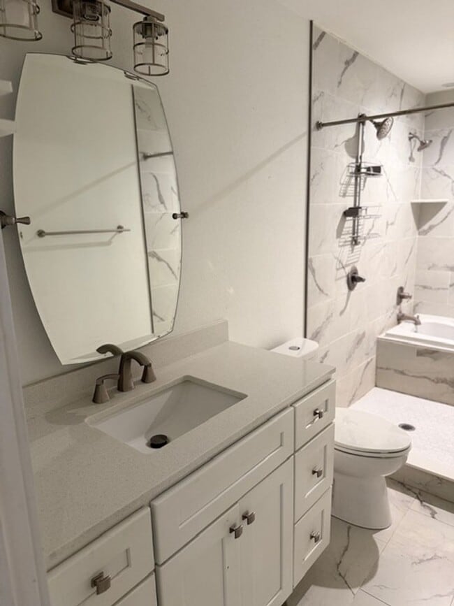 Building Photo - Beautiful single-family home on Ox Bottom available now