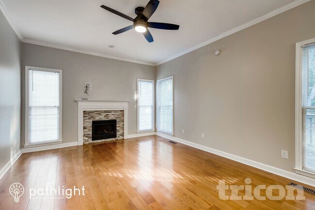 Foto del edificio - 4415 Gladwood Ln