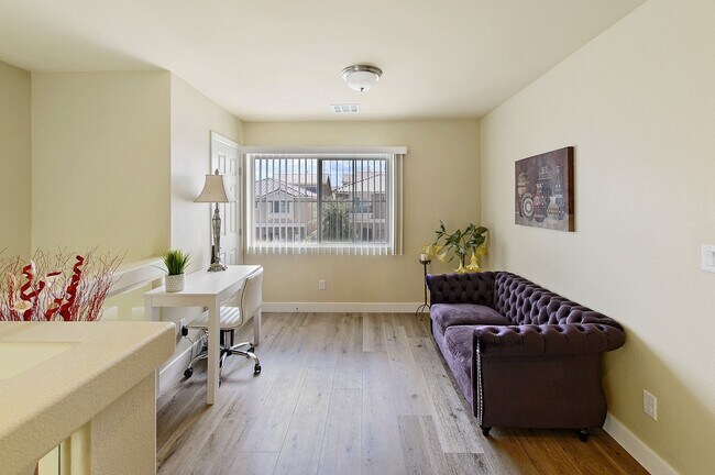 Family room on 2nd floor - 5978 Mendocino Hill Ave