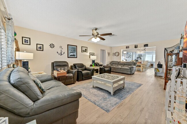 Foto del edificio - 1708 SW 18th St