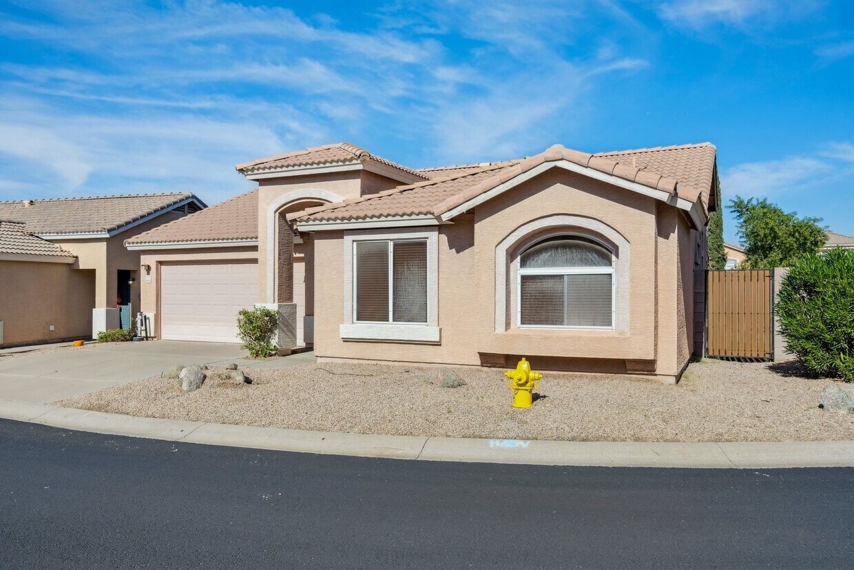 Primary Photo - 6664 E Virginia St