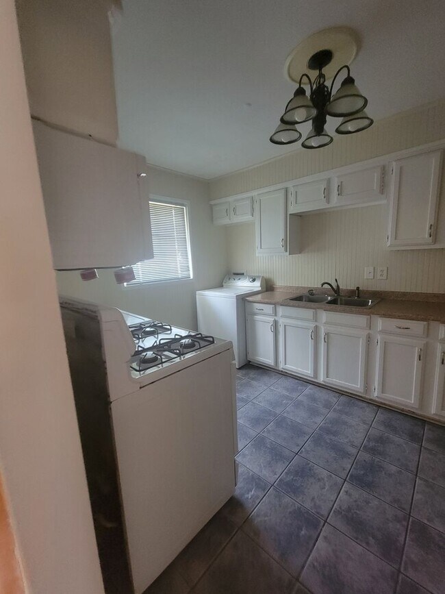 Foto del edificio - South Highlands 2bed/1bath