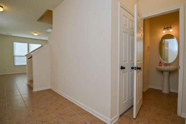 Building Photo - 19404 Rockwood Ct