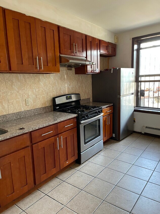 Foto del edificio - 9617 Liberty Ave