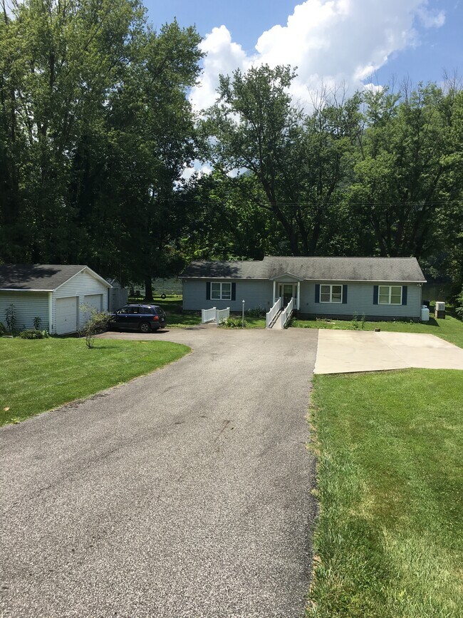 2931 Big Falls Rd, Blacksburg, VA 24060 House Rental in Blacksburg