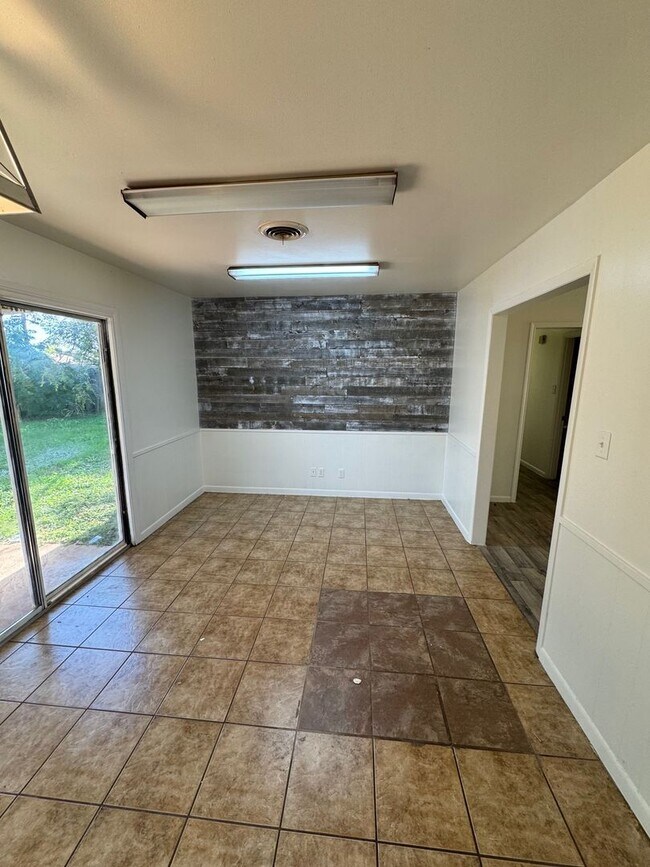 Foto del edificio - 2633 Minter Ln