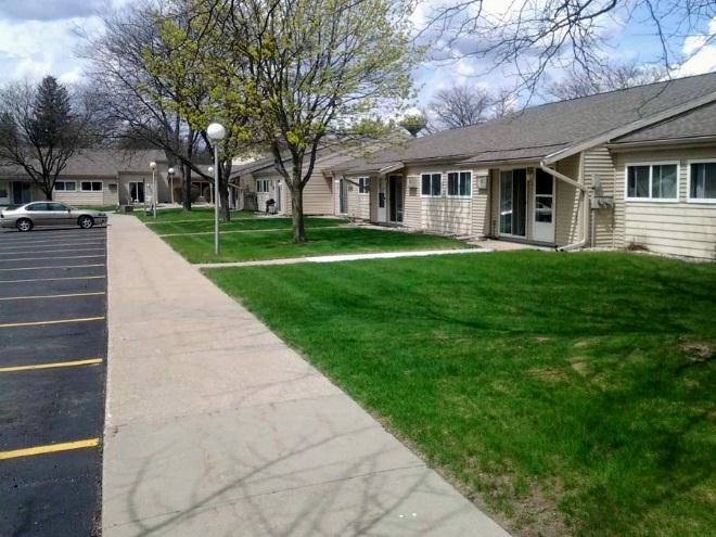Foto del edificio - Lake Manor Apartments