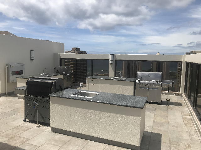 Foto del edificio - VILLA ON EATON SQ studio w/pkg, sec, centr...
