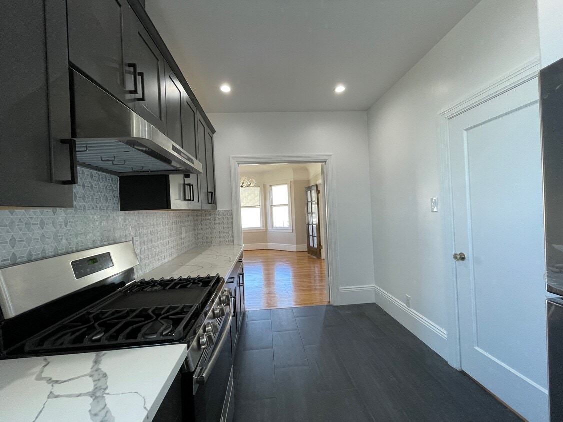 Kitchen - 3550 California St