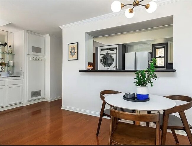 Foto del edificio - 2480 Penmar Ave